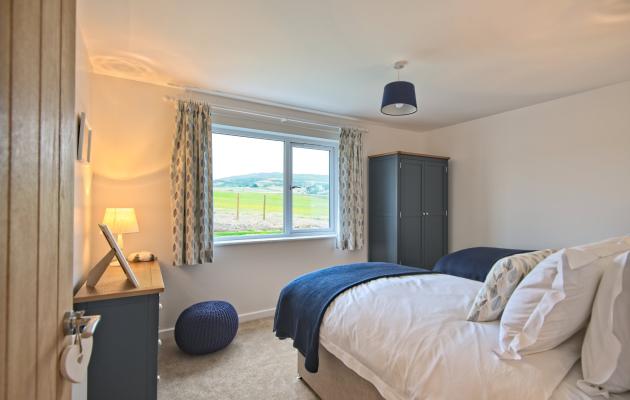 Curlew Cottage twin bedroom