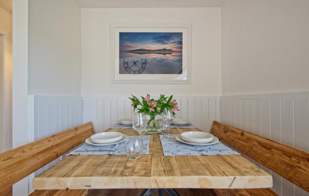 Curlew Cottage dining