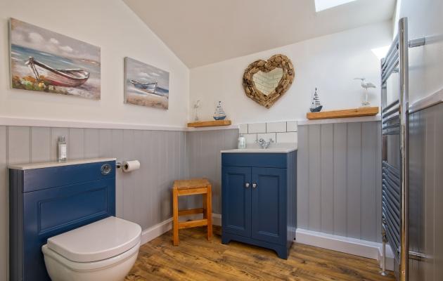 Edenville Cottage shower room