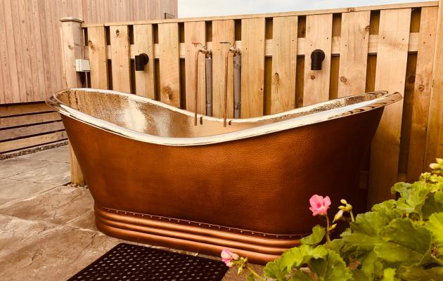 Outdoor bath at Little Beach