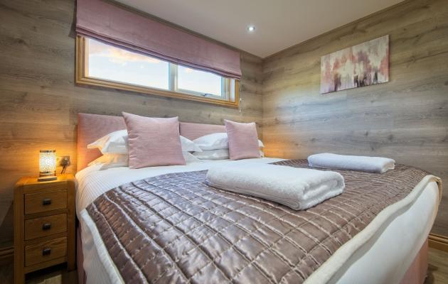 Cedar View superking bedroom